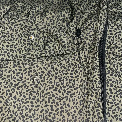 J. Jill Fit Water Resistant Anorak Jacket Kalamata Ditsy Leopard Medium Green
