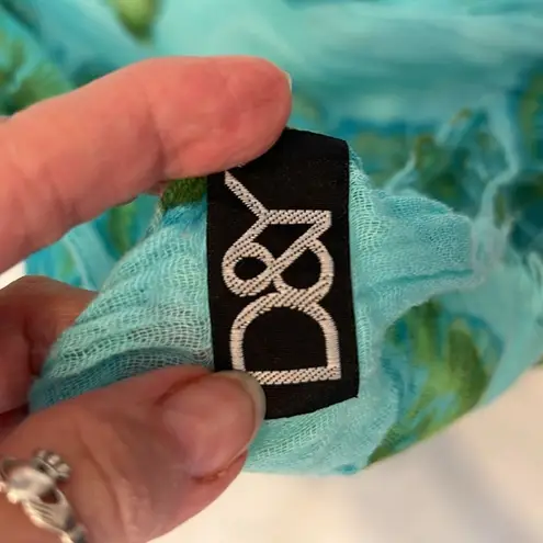 D&Y turquoise/green oblong fringed butterfly print scarf approx 23x72 EUC