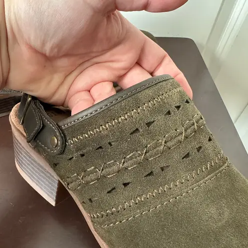 Earth Origins Cady Clog 9 Wide Women Olive Green Suede Shoes Slip On