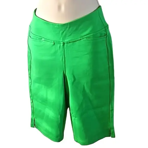 Belle by Kim Gravel Women’s Ponte Bermuda Shorts – Lush Green Size 2 NWOT