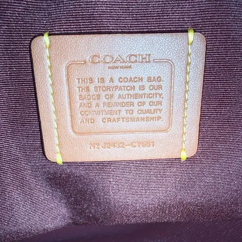 Coach NWT  City Bucket Bag In Signature Canvas With Bow Print