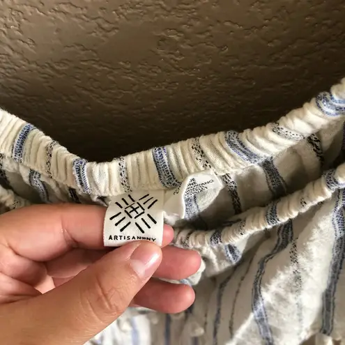 Artisan NY Off-shoulder blouse