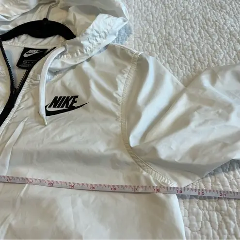 Nike  Women’s White Black Zip Up Windbreaker Jacket XS