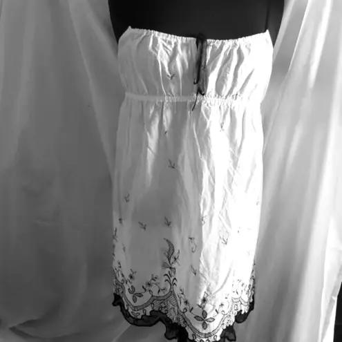 Tart  embroidered mini dress size small