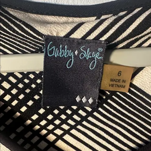 Gabby Skye Gabby Skye Black and White Geometric Print Bell Sleeve A-Line Dress - Image 2