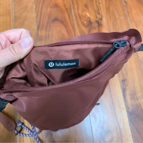 Lululemon  Roll-Top Crossbody Bag