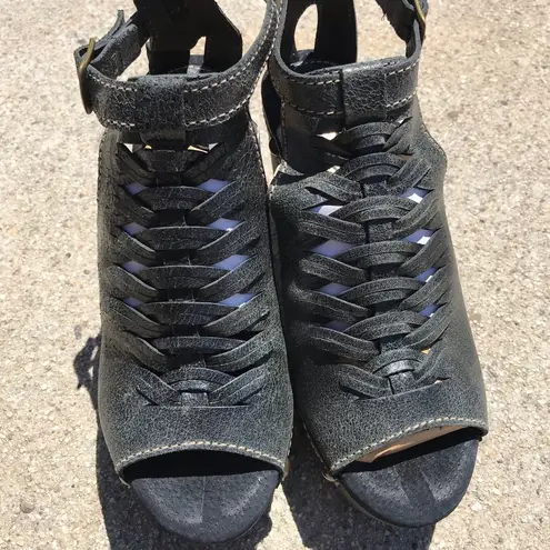 sbicca Nevata Platform Heeled Sandal size 6