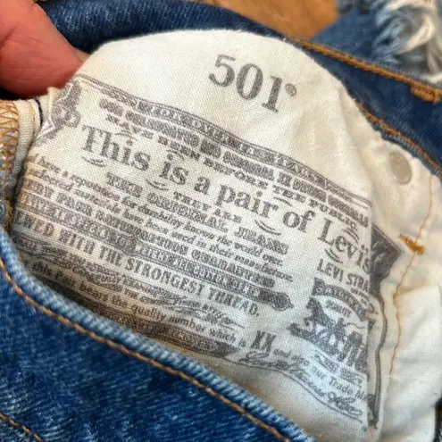 Levi's Women’s Levi 501 button fly jean denim shorts cut off size 28