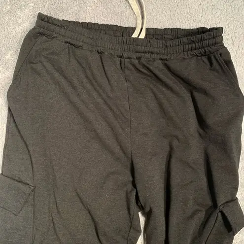 Vuori Black Cargo joggers sweatpants