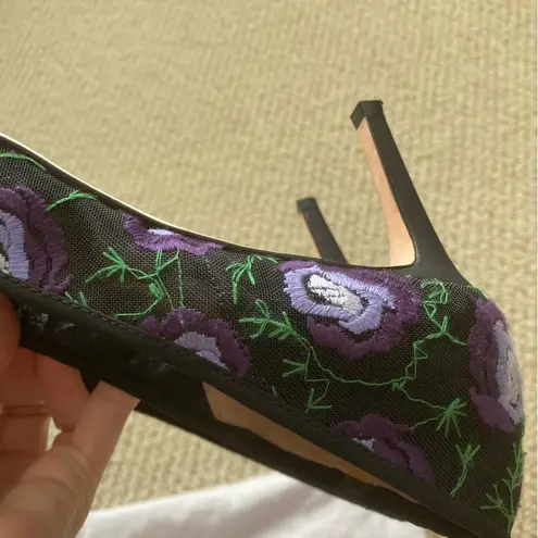 Bettye Muller Purple Embroidered Flowers Women's High Heels Size 7.5 Shoes EUC