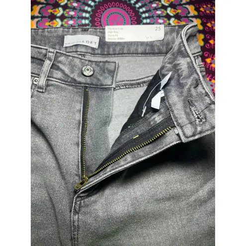 Loft NWT  The Curvy Kick Crop High Rise Jeans Women's Gray Raw Hem  Size 25