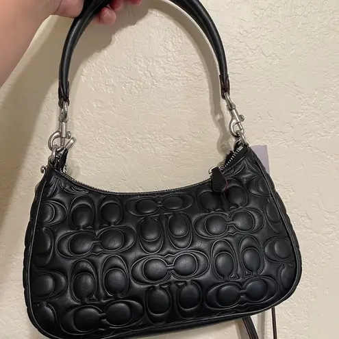 Coach Black Teri Shoulder Bag In Signature Leather