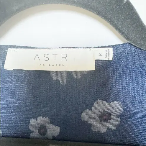 ASTR  the Label Long Sleeve Crop Top Ribbed Floral‎ Navy Medium