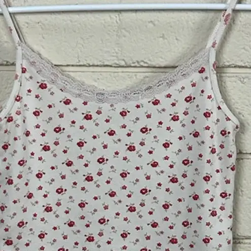 Brandy Melville  Skylar Floral Eyelet Lace Trimmed Tank one size
