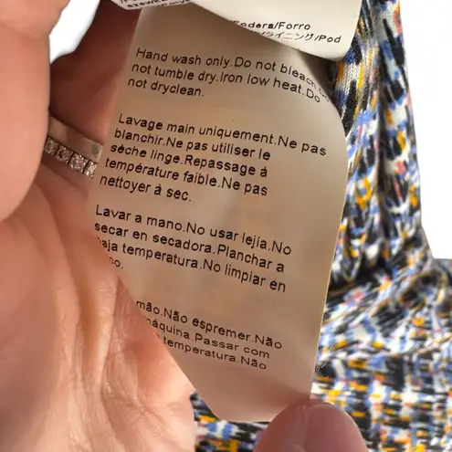 Hugo Boss women's print wrap dress Size Med. EUC. Great print and so soft!