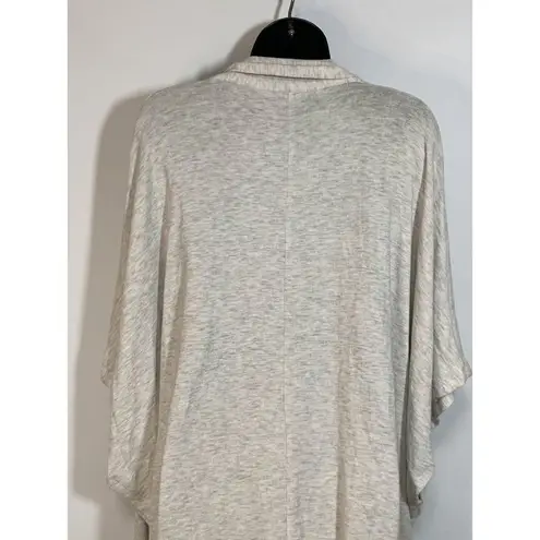 Cupcakes and Cashmere Women’s Open Front Batwing Shrug Sweater Gray Size Small