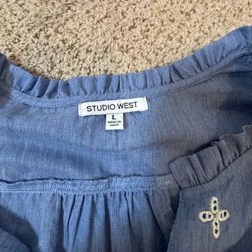 Studio West Boho Coquette Embroidered Peasant Top L Ruffle Neck Flutter