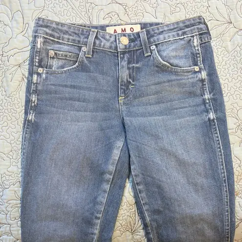 AMO Kate Straight Modern Crop Leg Girl Crush
Blue Vintage Wash Jeans Sz 25❤️ Blue