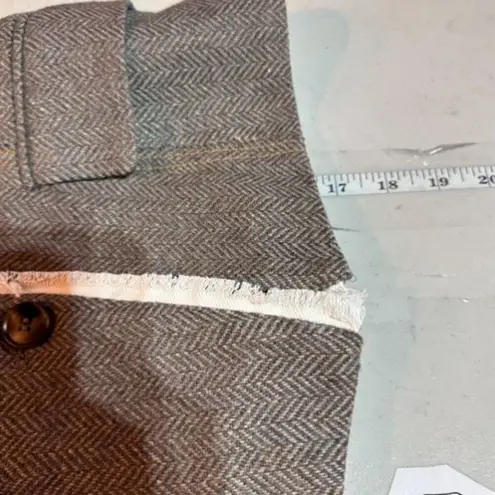 Thirteen C Womens Chevron Button