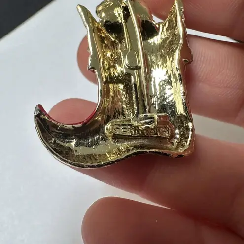 Signed Gerry’s Holiday Brooch Pin Gold Tone Puppy Dog In A Christmas Stocking