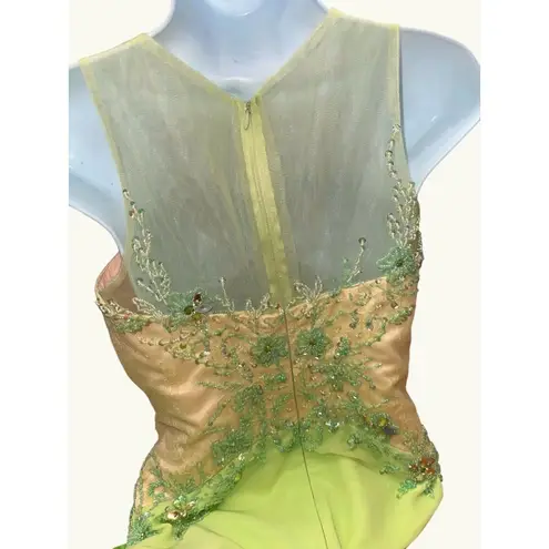 Appliqué Green Beaded Evening Gown Sheer Bodice Embellished Floral Pattern Size undefined