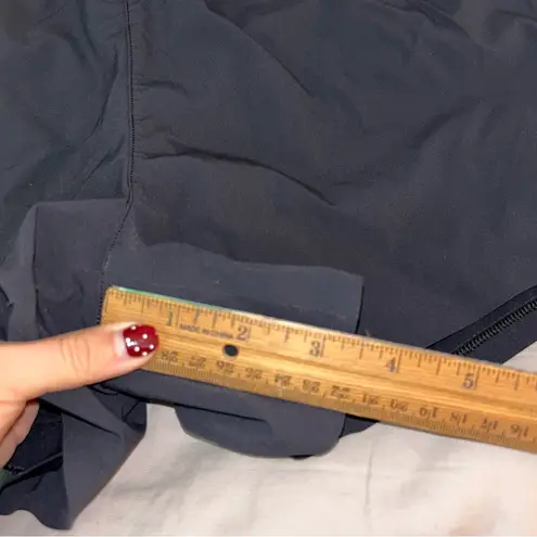 on cloud Women’s Black Medium Running Shorts Double Layered