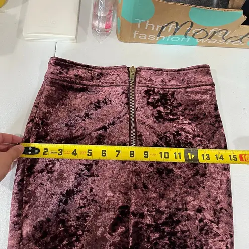 Forever 21 F21 Burgundy Purple Crushed Velvet shiny Mini Skirt Christmas Holiday Party S