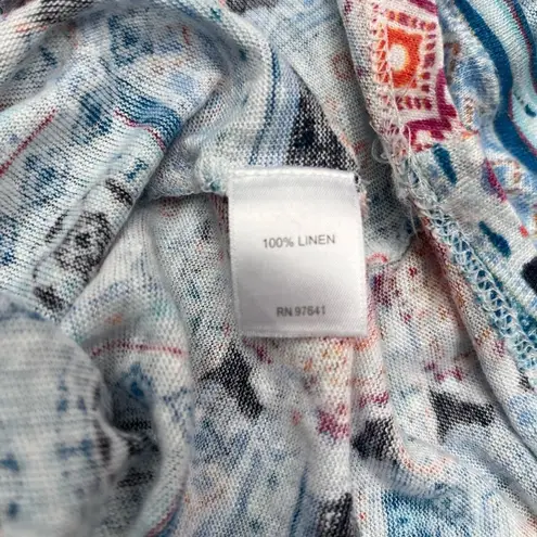 Stunning colors of blue, pink, and orange print adorn this tank. Pink Size M