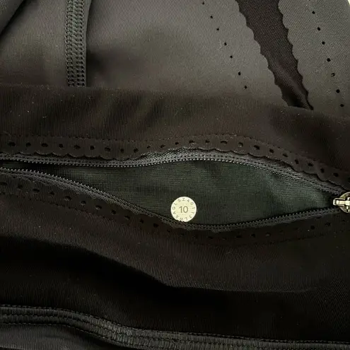 Lululemon  smooth stride tight leggings pants size 10 - Image 3