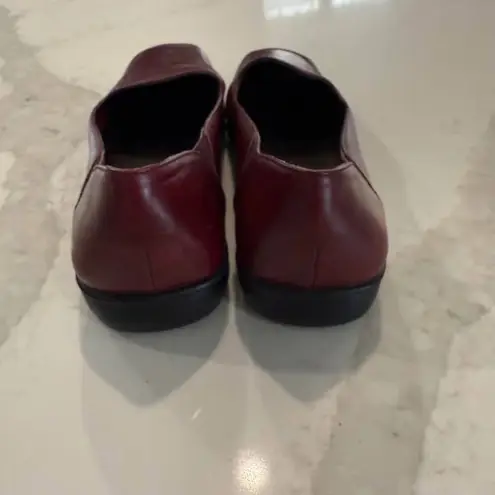 Villager by Liz Claiborne Thrill Comfort Leather Slip On Loafers Women's 8 Red