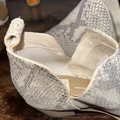 Dolce Vita Women's Sonni Snakeskin Ankle Bootie size 8 Gray