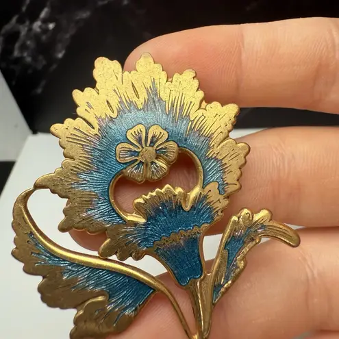 MMA 1985 Metropolitan Museum OfArt Blue Enamel Gold Tone Flower Brooch Pendant