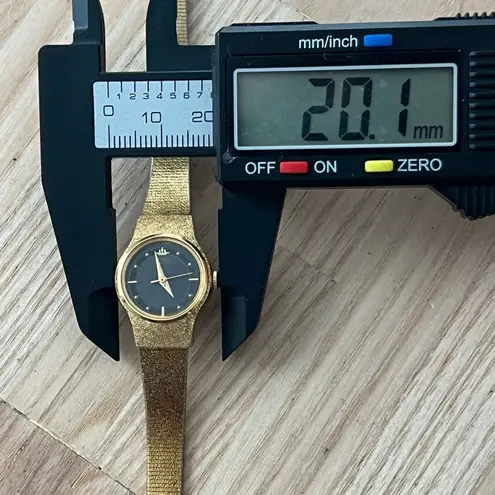 Seiko Vintage Ladies Watch Black Dial Gold-Tone Case, Hands Bracelet New Battery