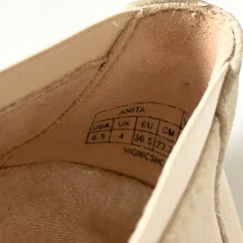 Vionic Anita Ballet Flat in Gold Suede Size 6.5