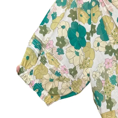 Birds of Paradise By Trovata Birds of Paradis V-neck Balloon Short Sleeve Floral Button Front Blou