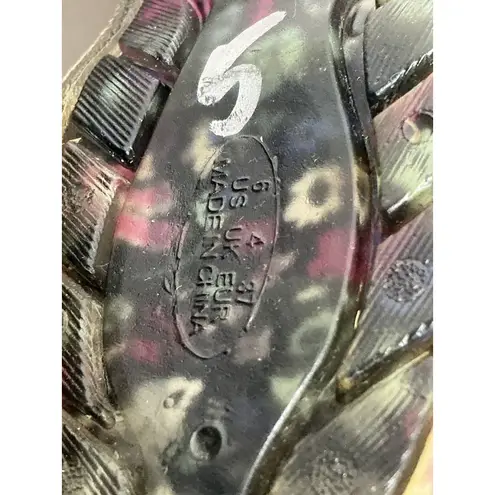 Capelli New York Womans Capelli Black Floral Slip On Runner Ankle Rainboots Size 6