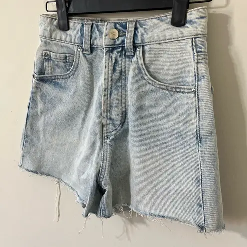 ZARA  Acid Light Wash Super High Rise Distressed Hem Denim Shorts Size 0