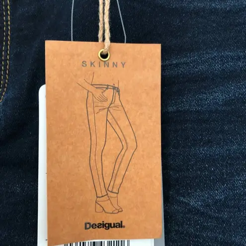 Desigual Women's Dark Wash Skinny Jeans Size 32W - Stylish & Comfortable Fit NWT