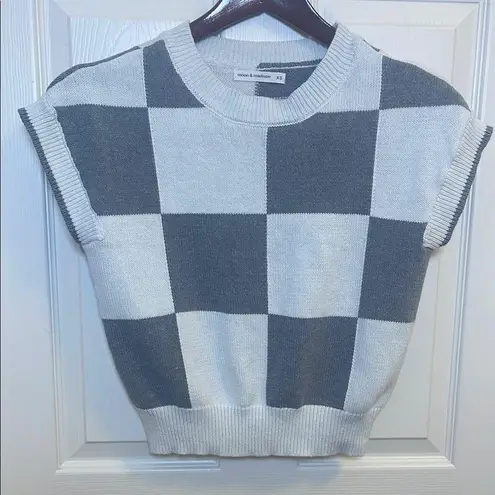 moon & madison Gray and White Boxy Cropped T