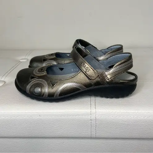 Naot Rongo Slingback Mary Jane Sandal in Mirror Leather Pewter Sz 36 US 5.5 NWT