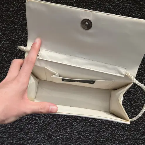 Jessica McClintock White satin floral pearl embellished crossbody purse coquette Y2K boho chic