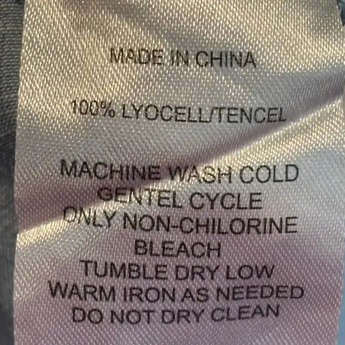 Quince Chambray Blue Denim Button Down Shirt - size XL