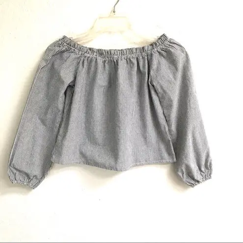 Brandy Melville  off the shoulder crop top S