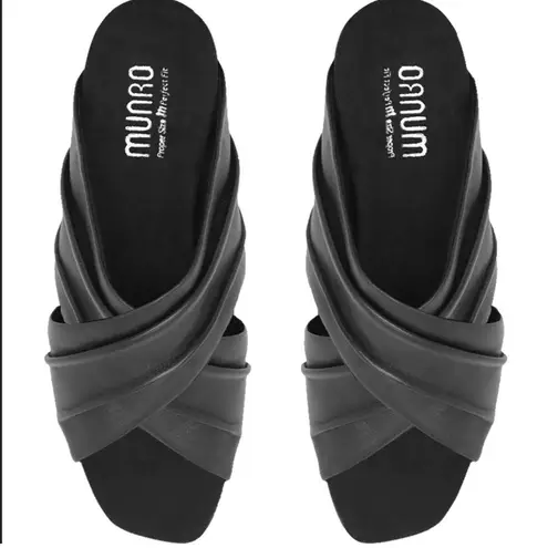 Munro  | Black Leather Lee Open Toe Twisted Block Kitten Heel Slide Mules, 7.5W