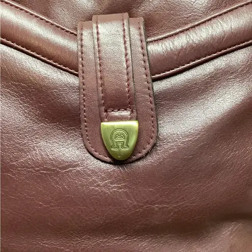 Etienne Aigner Vintage shoulder bag. Burgundy