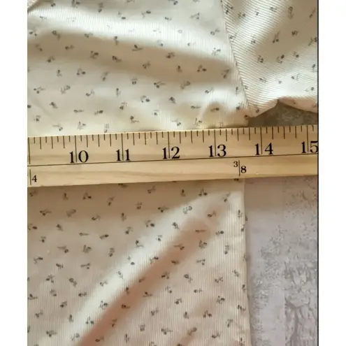 Womens Ribbed Crewneck Short Sleeve Floral Stretch Shirt Dainty Design XS/S Size undefined