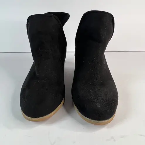 Seven7 Women's Soho Boot Black Suede CutOut Side Block Heel Ankle Booties Size 7