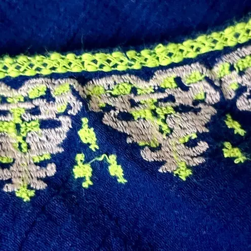 Decree Vtg Womens Blue Embroidered Peasent Boho Crinkle Blouse Modest TASSLE M