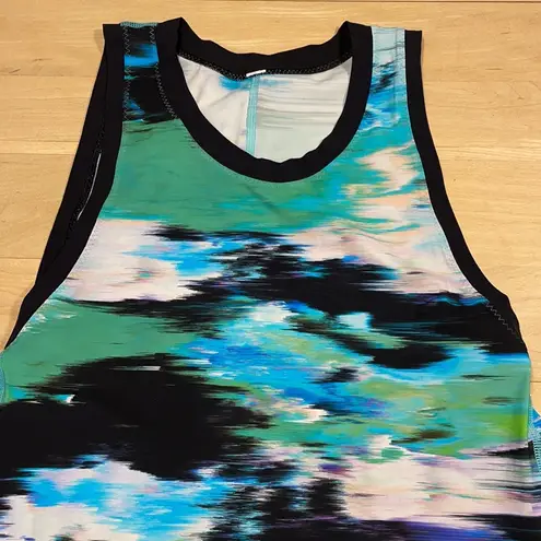 Lululemon  Vent It Tank Sz 6