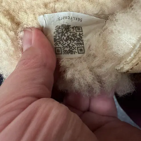 UGG DAKOTA  SLIPPERS WOMENS SIZE 9 NWOT